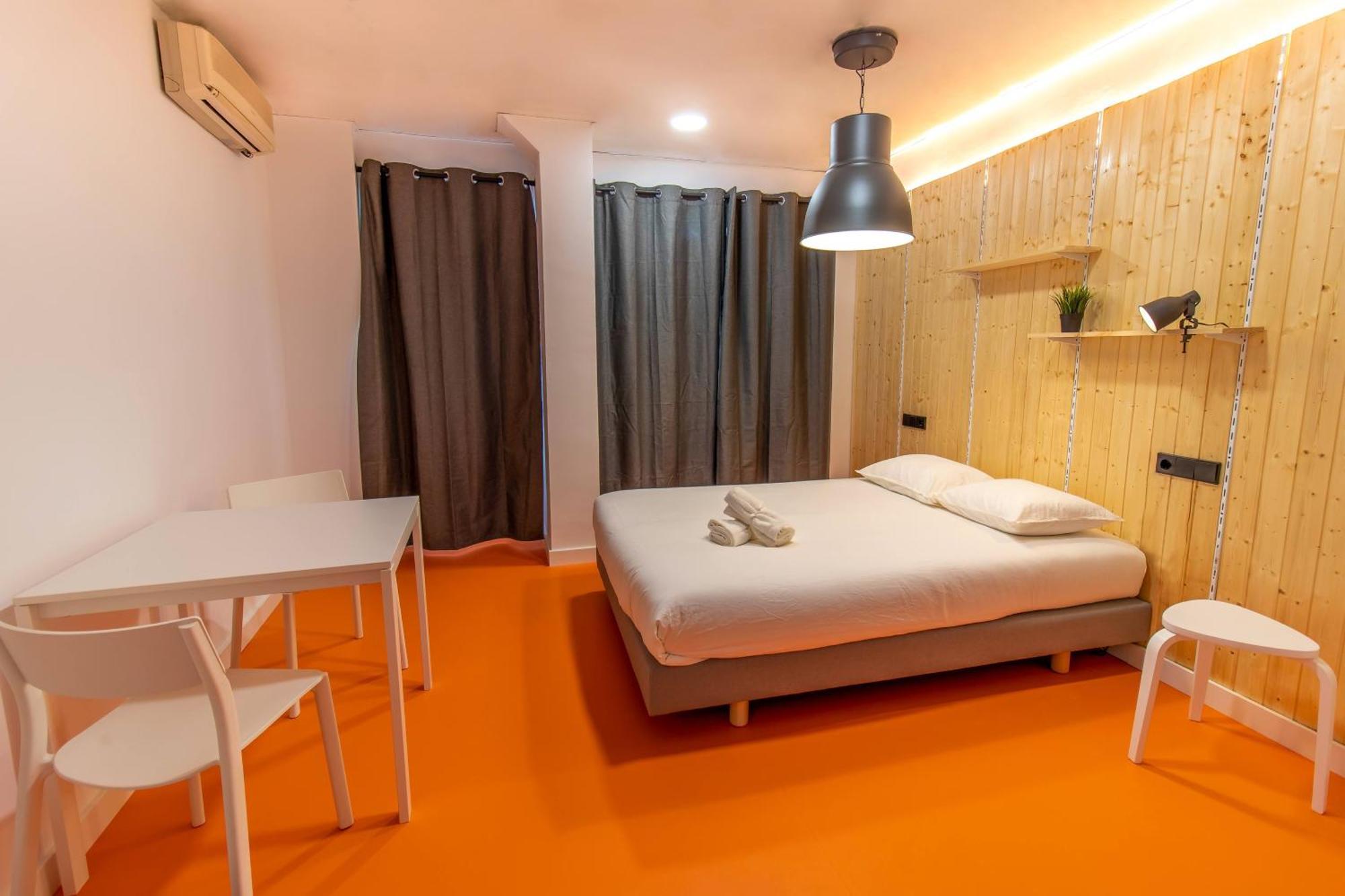Koala Hostel Mercado Alicante Bagian luar foto