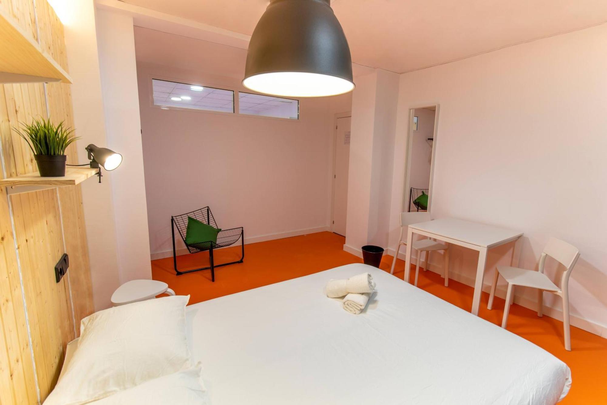 Koala Hostel Mercado Alicante Bagian luar foto